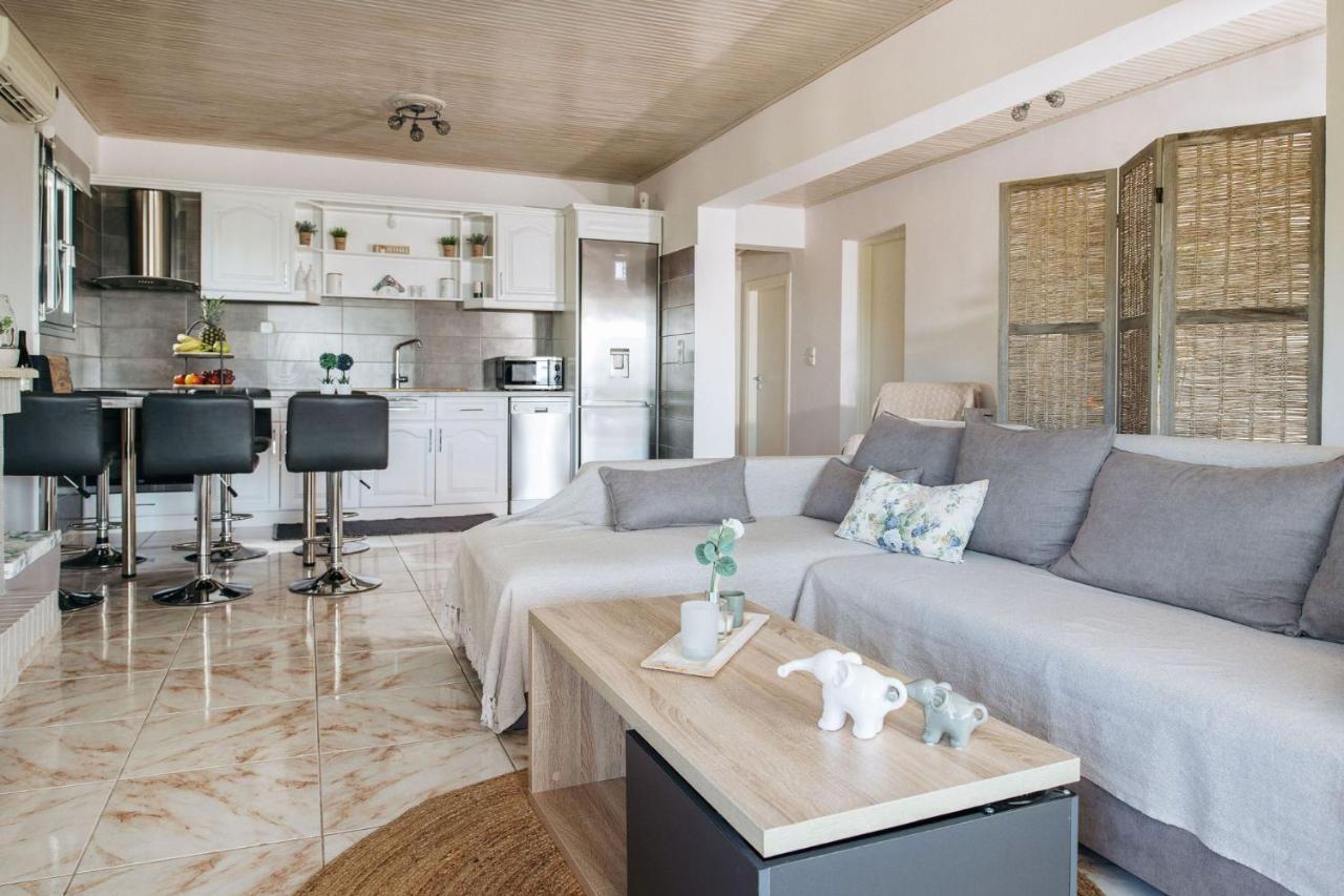 Villa Venia - Cozy Escape With Scenic Sew View, By Zantewize Tragaki Extérieur photo